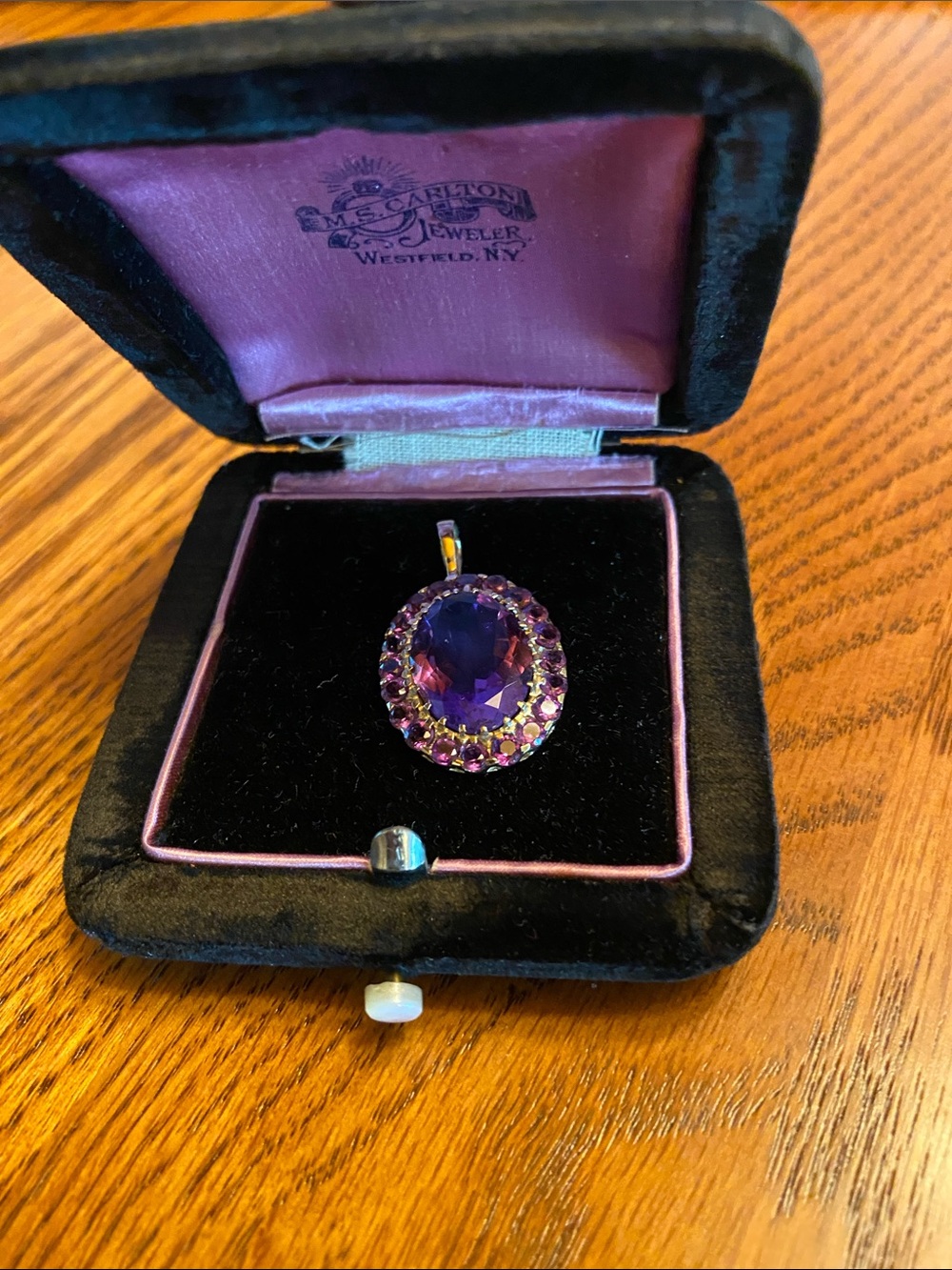 Amethyst Oval Halo Pendant 12 K Gold